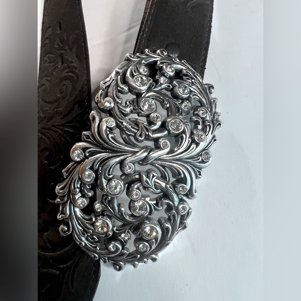 New Brighton vintage buckle with Justin dark brown leather belt in a size 30